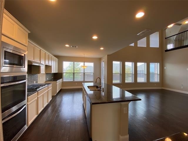 927 Bentley Drive - Photo 6
