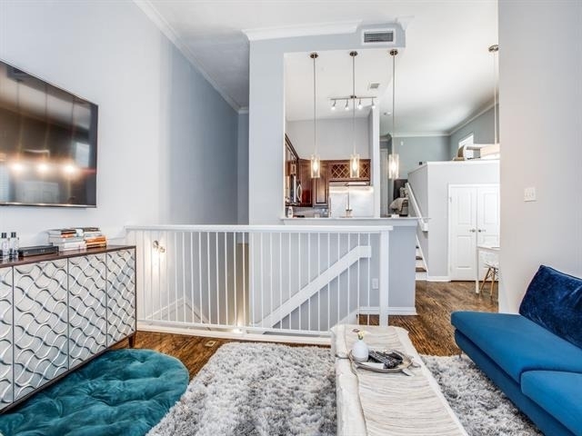 2201 Wolf Street - Photo 3