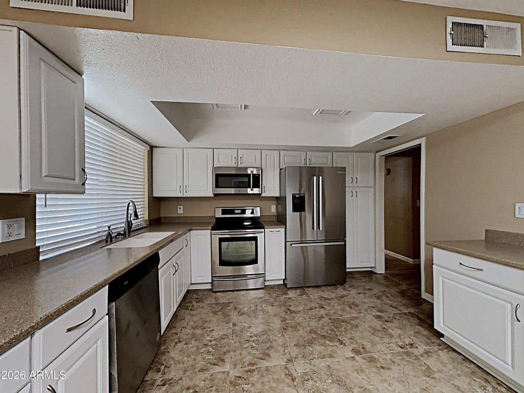12229 N 47th Lane N - Photo 3
