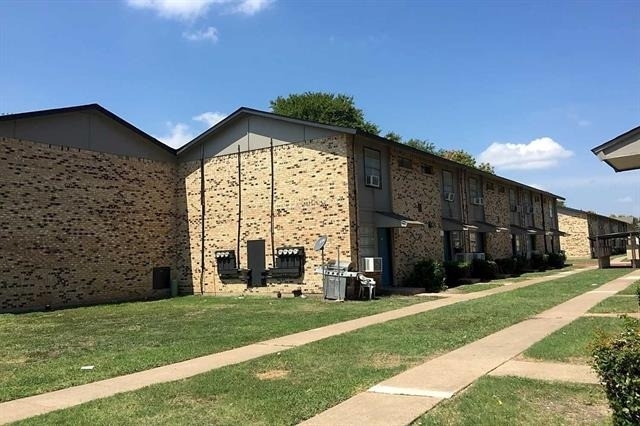 1341 N Jim Miller Road - Photo 15
