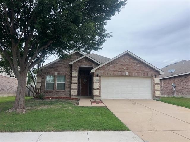 1340 Gayle Street - Photo 0