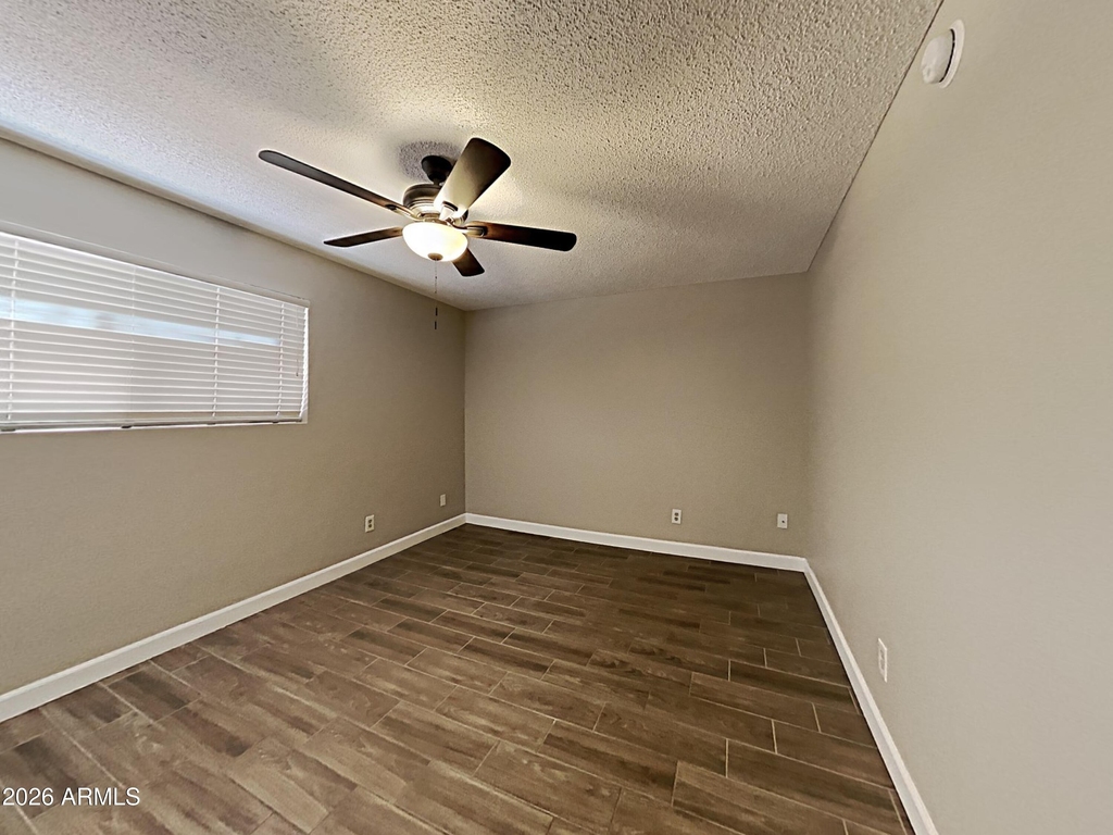 11823 N 49th Drive - Photo 6