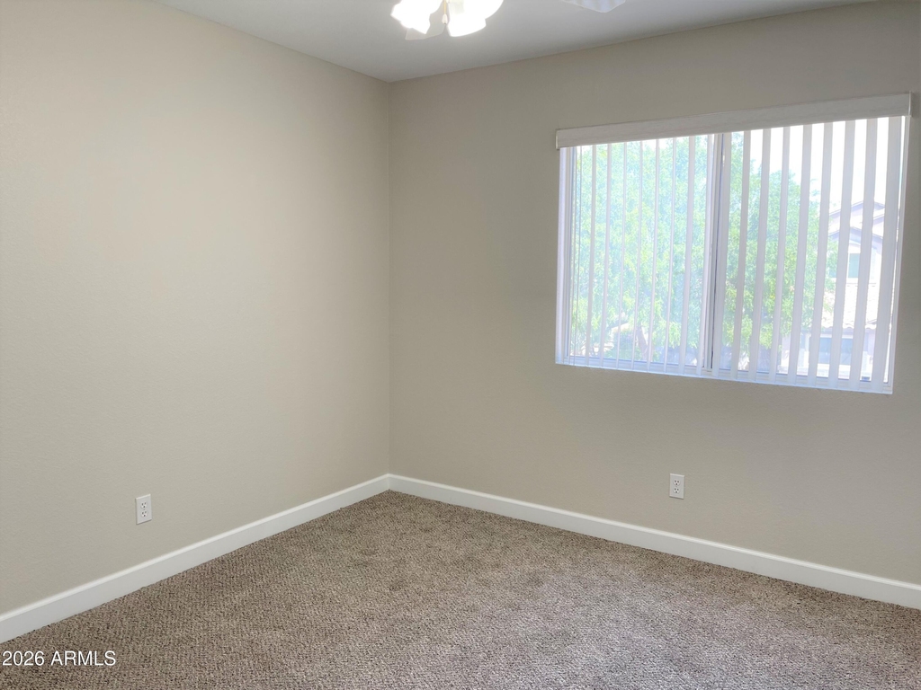 16247 W Jackson Street - Photo 11