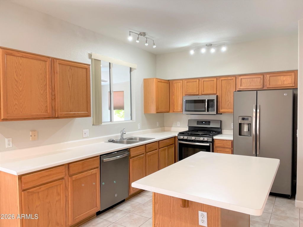 16247 W Jackson Street - Photo 3