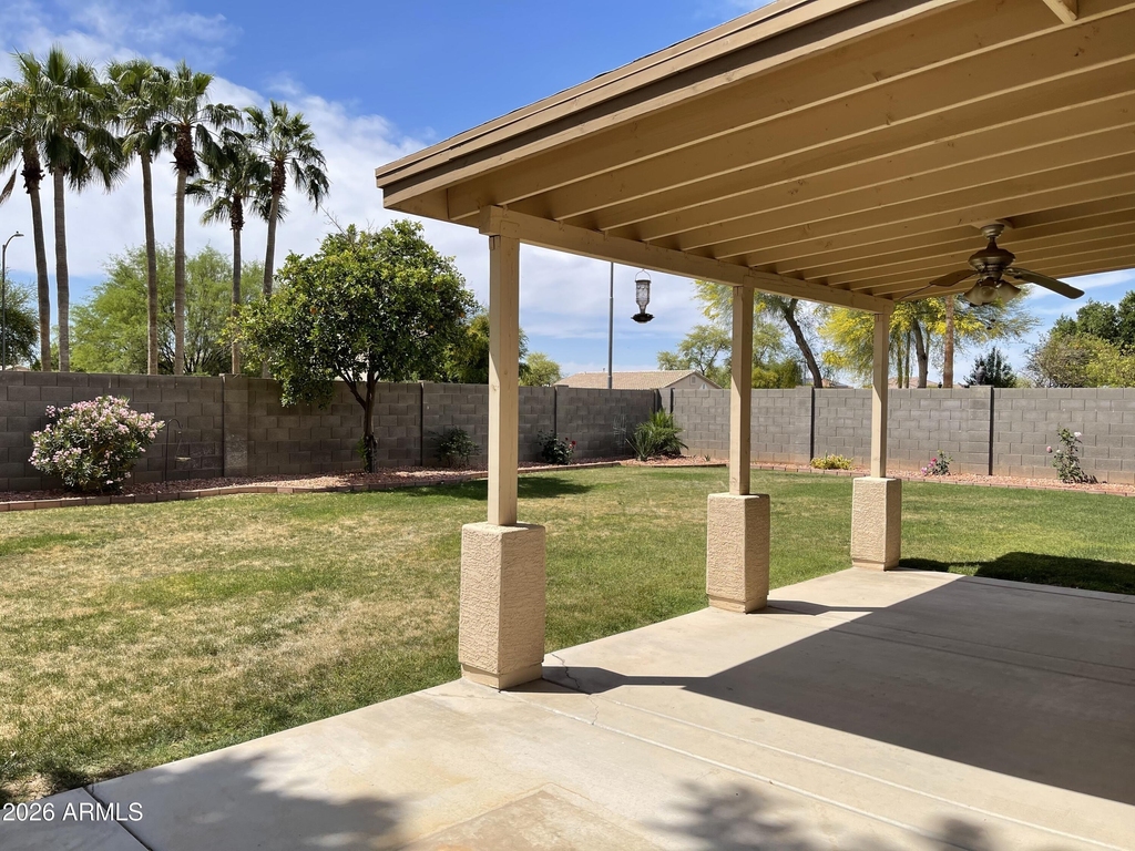16247 W Jackson Street - Photo 21
