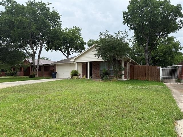 4828 Curzon Avenue - Photo 1