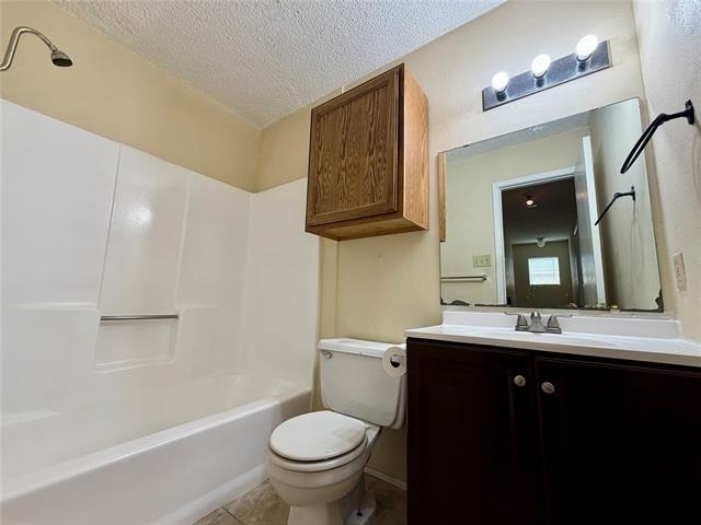 1301 Lovell Drive - Photo 2