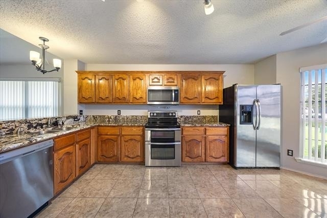 2701 Redwood Street - Photo 8