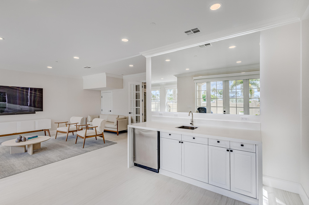 27 Marina Gardens Drive - Photo 13