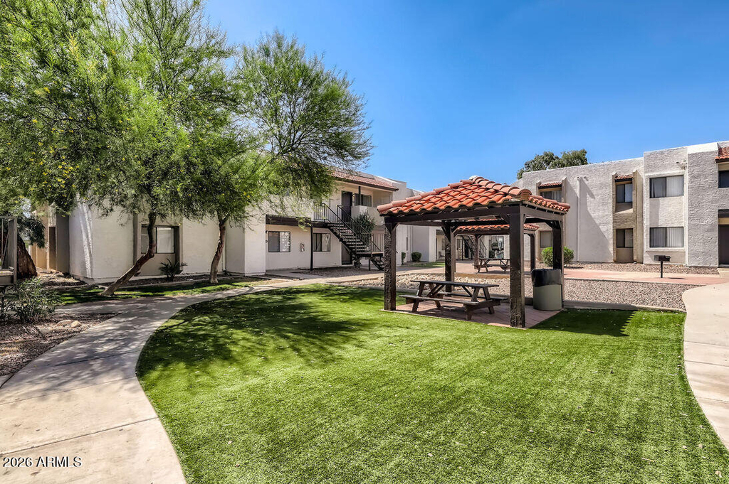 2524 W Glenrosa Avenue - Photo 5