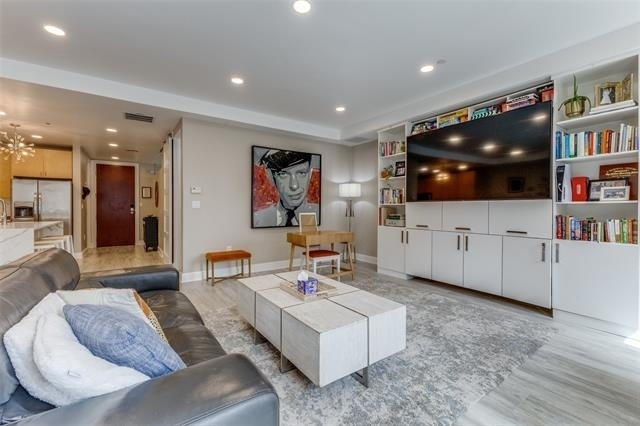 1505 Elm Street - Photo 3