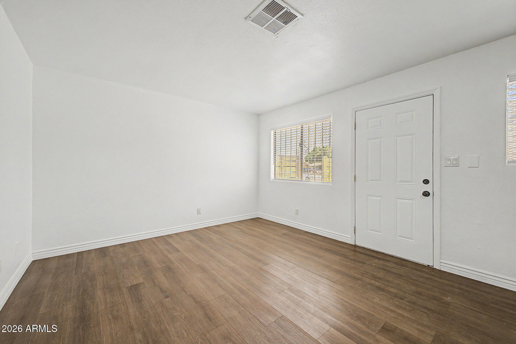 1438 E Adams Street - Photo 6