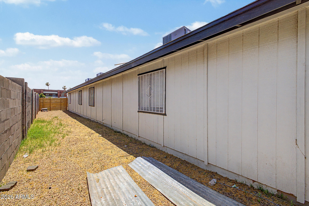 1438 E Adams Street - Photo 21