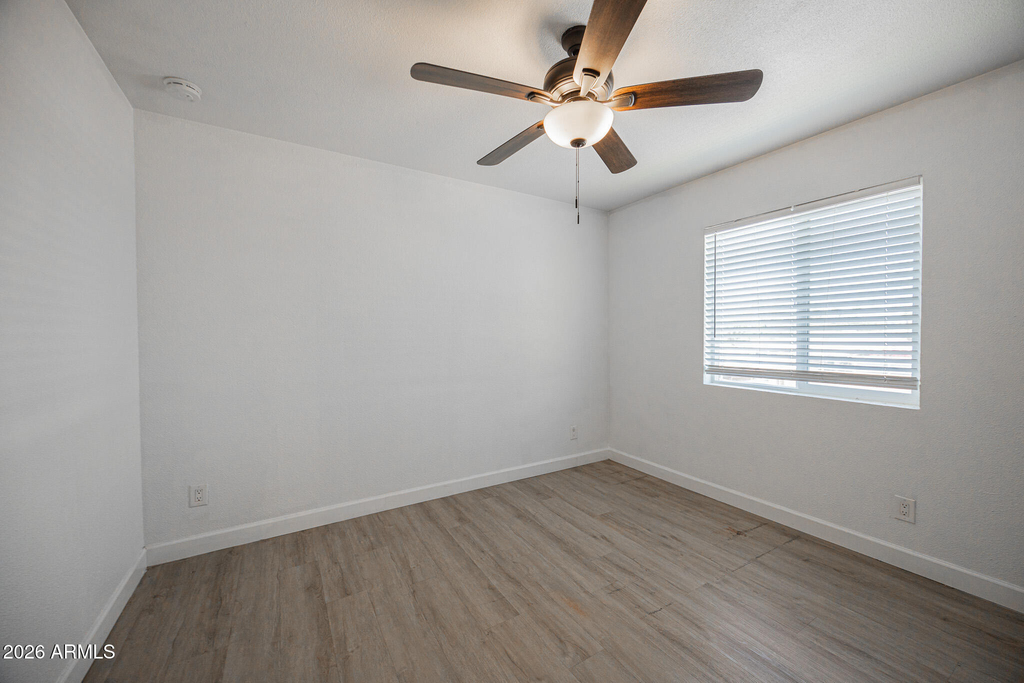 719 N 12th Avenue - Photo 9