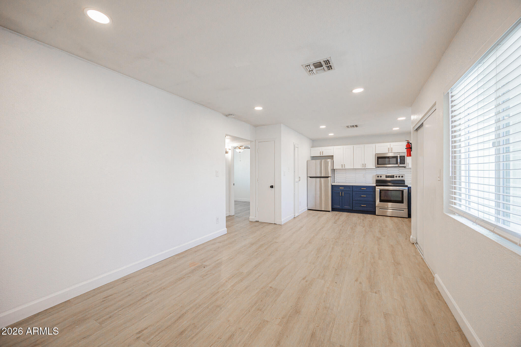 719 N 12th Avenue - Photo 4