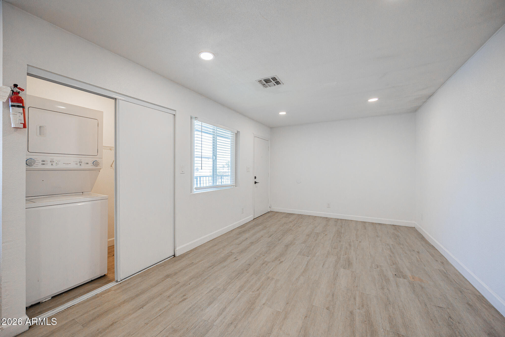 719 N 12th Avenue - Photo 16