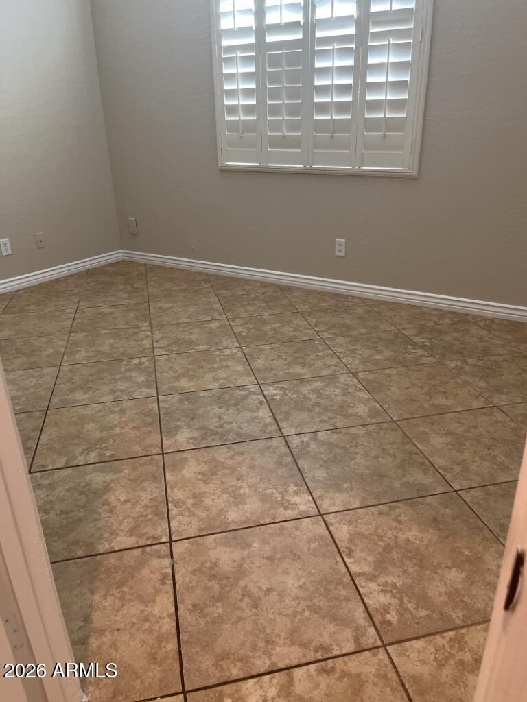18068 W Rimrock Street - Photo 15