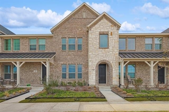 517 Parkside Drive - Photo 0