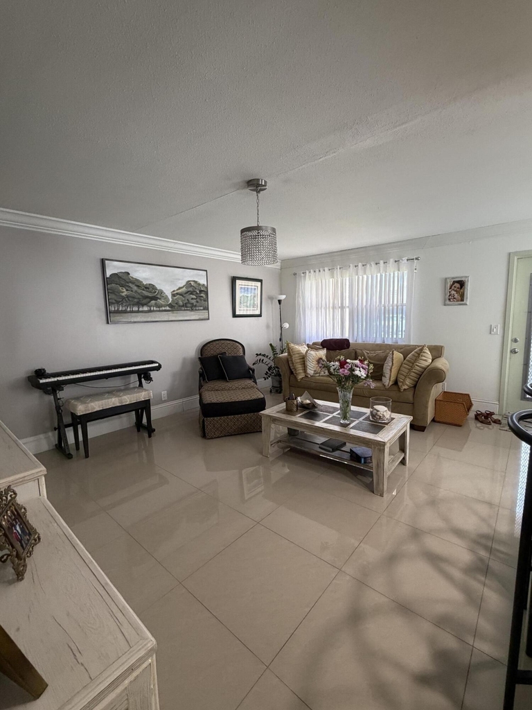 292 Brittany Avenue - Photo 9