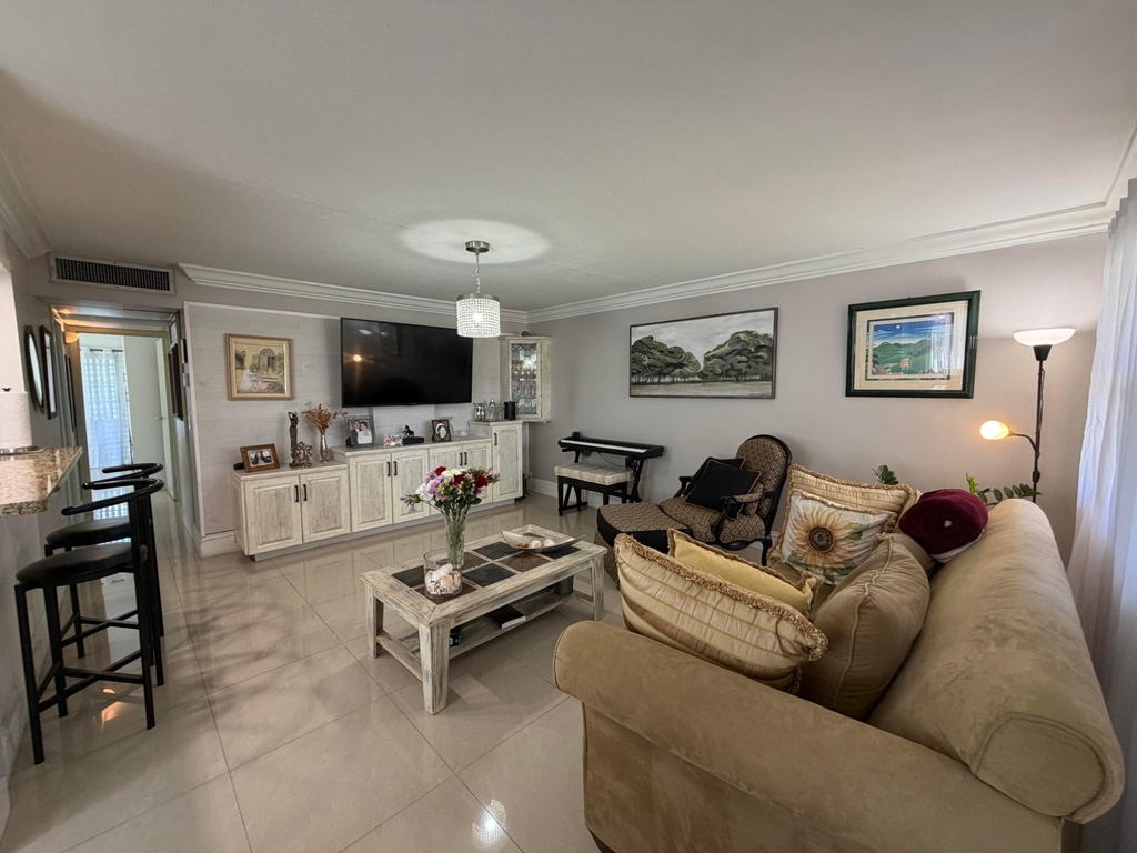 292 Brittany Avenue - Photo 6