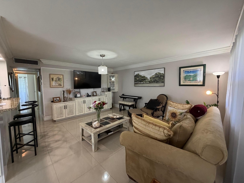 292 Brittany Avenue - Photo 7