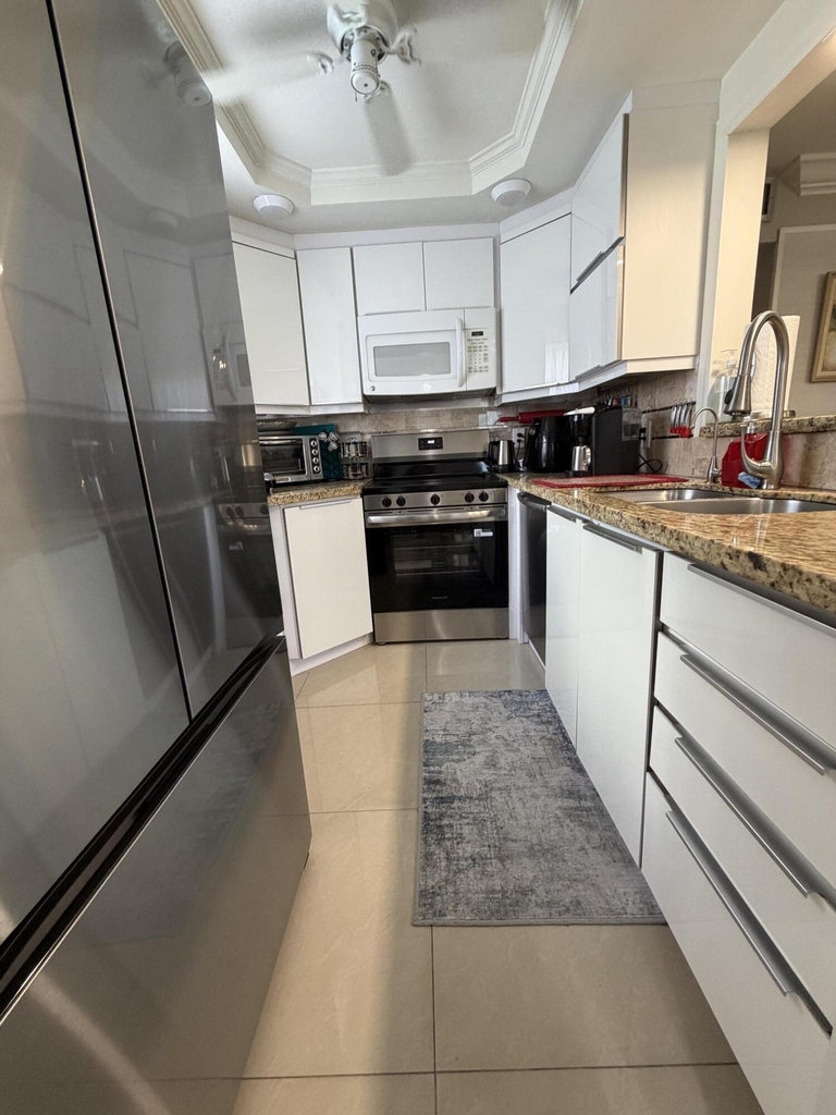 292 Brittany Avenue - Photo 12