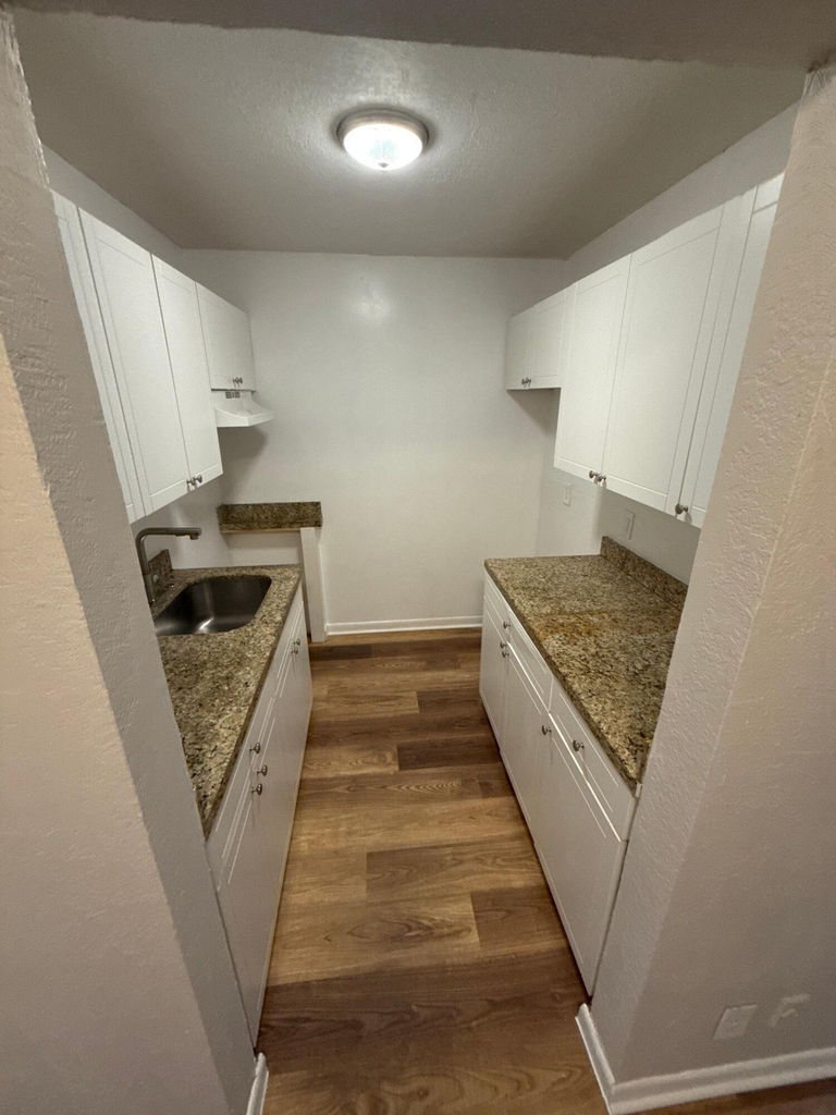 717 Ne 10th Avenue - Photo 3