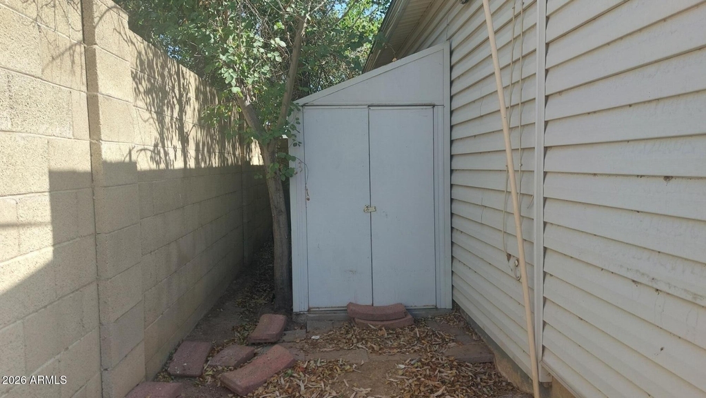 2448 W Freeway Lane - Photo 26