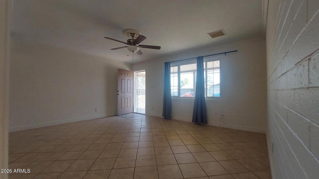 2448 W Freeway Lane - Photo 3
