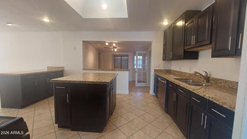 2448 W Freeway Lane - Photo 10