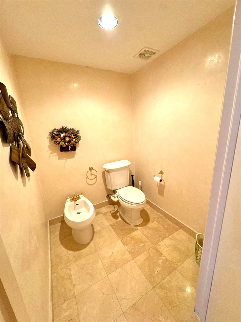 19111 Collins Avenue - Photo 24