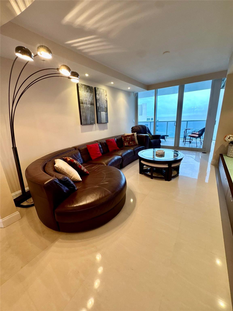 19111 Collins Avenue - Photo 7