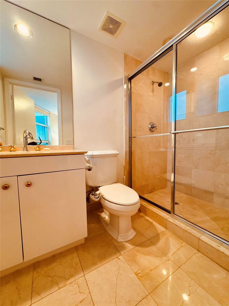 19111 Collins Avenue - Photo 27