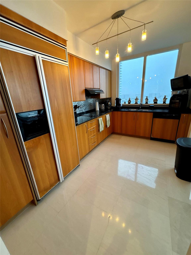 19111 Collins Avenue - Photo 30