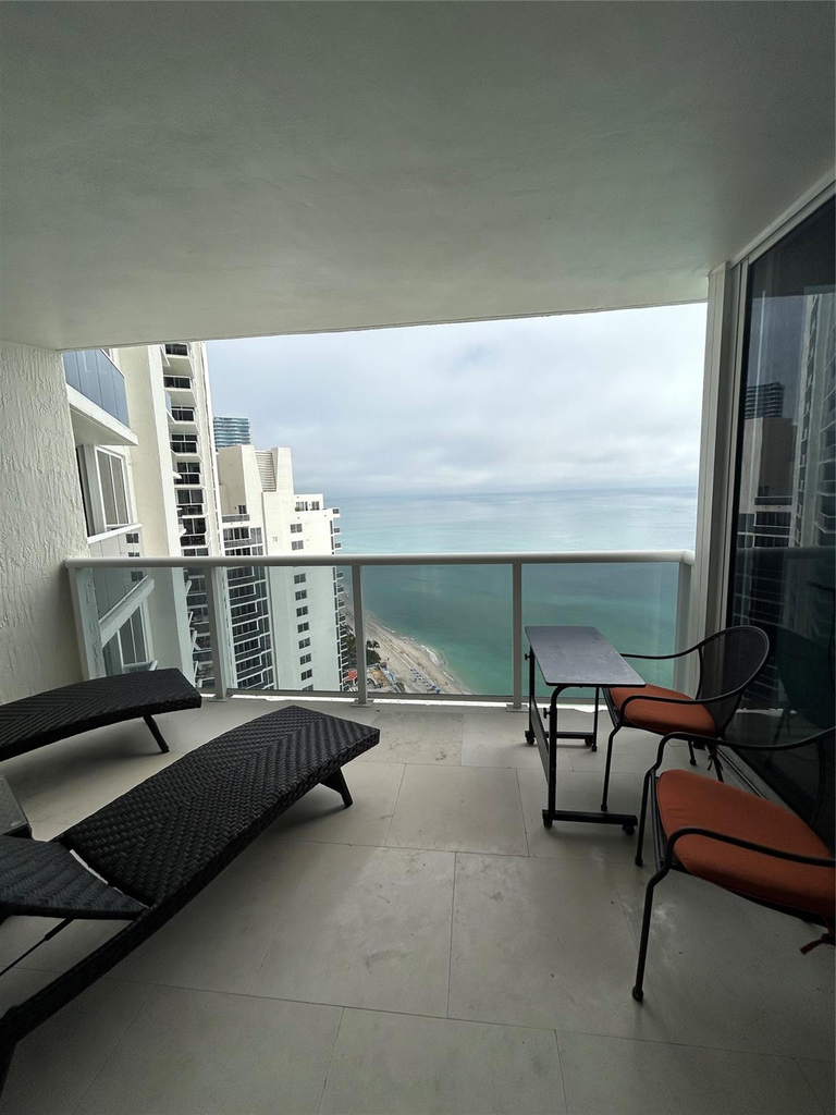19111 Collins Avenue - Photo 9