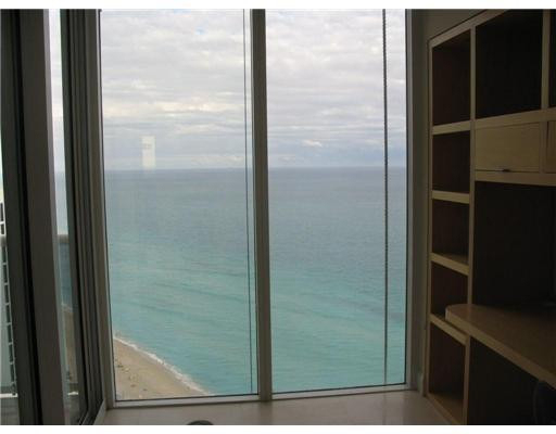 19111 Collins Avenue - Photo 13
