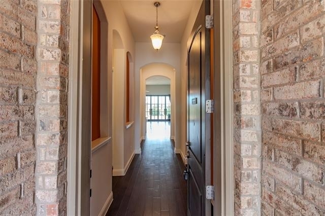 720 Field Crossing - Photo 1