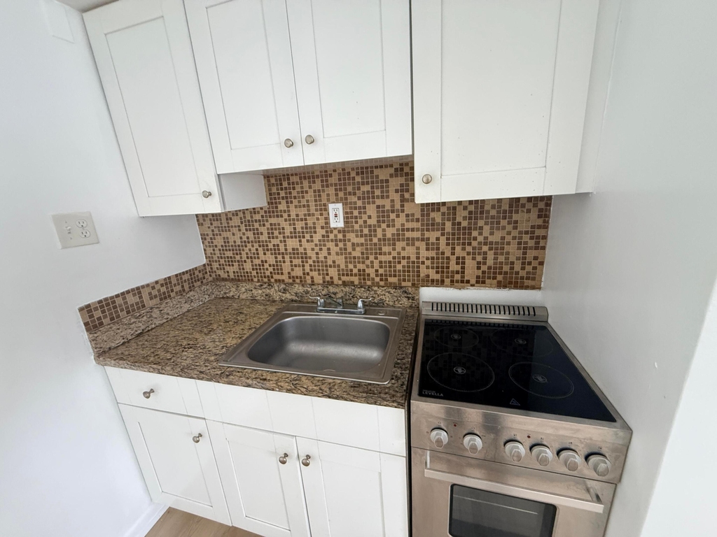 220 Walton Boulevard - Photo 7