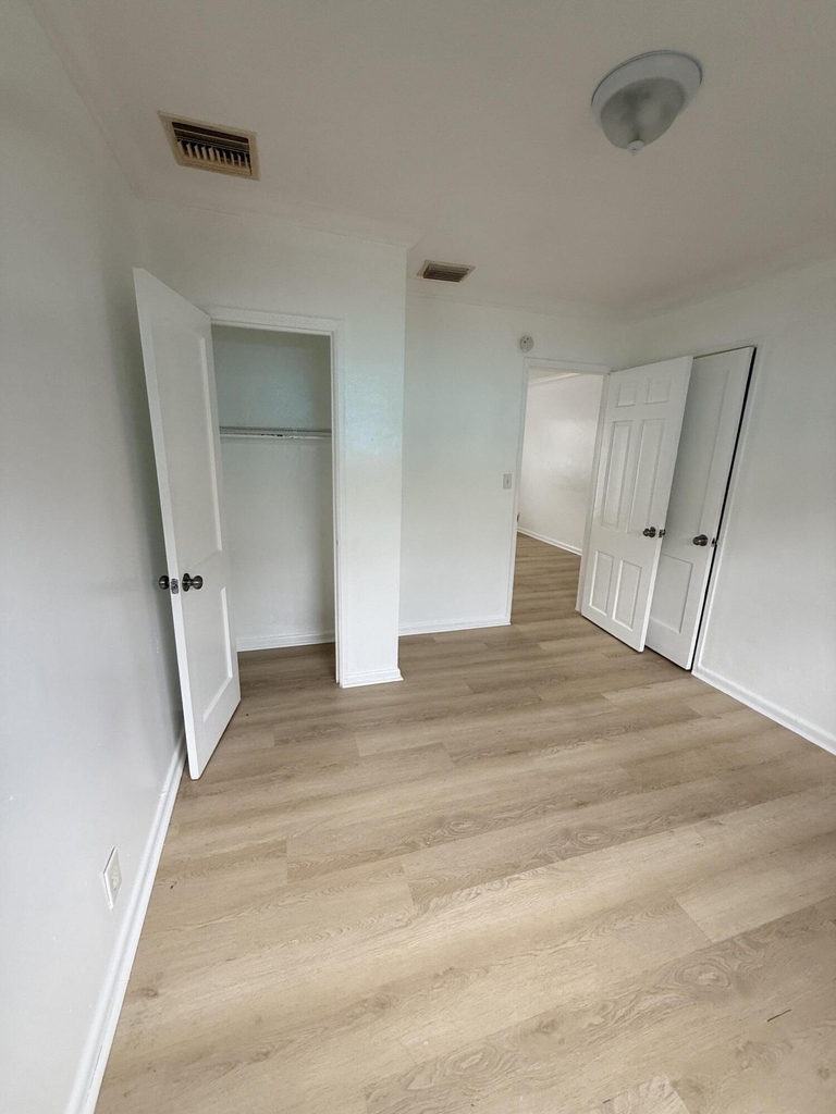220 Walton Boulevard - Photo 10