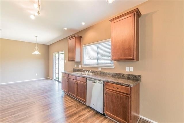 560 Griffith Drive - Photo 6