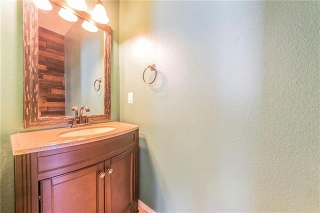 560 Griffith Drive - Photo 4