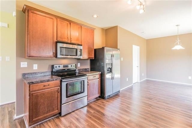 560 Griffith Drive - Photo 5