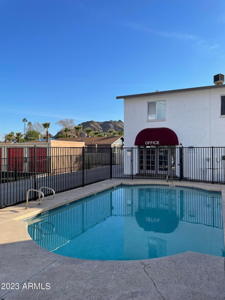 1222 E Mountain View Road - Photo 18