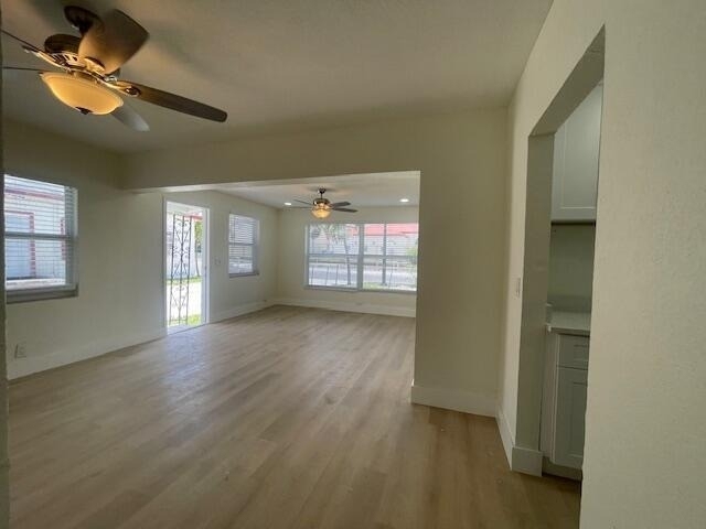304 N Tamarind Avenue - Photo 3