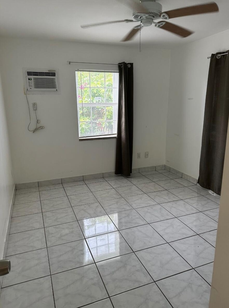 31 Sw 10th Street - Photo 7