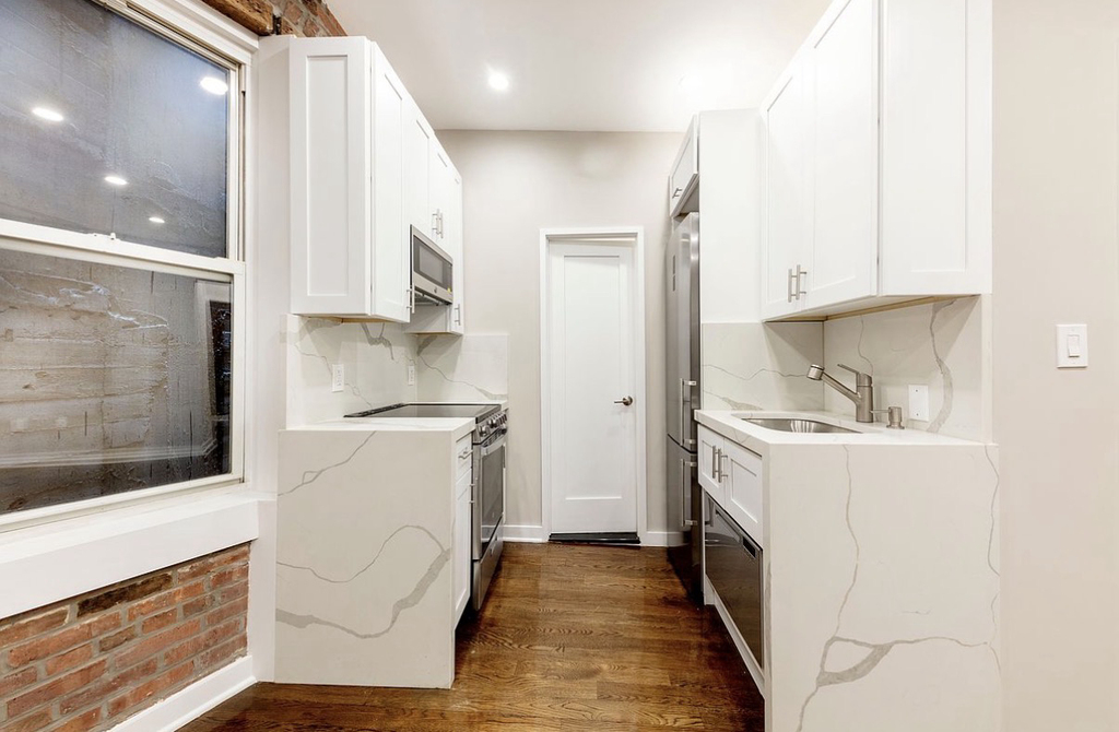 110 Varick Street - Photo 1