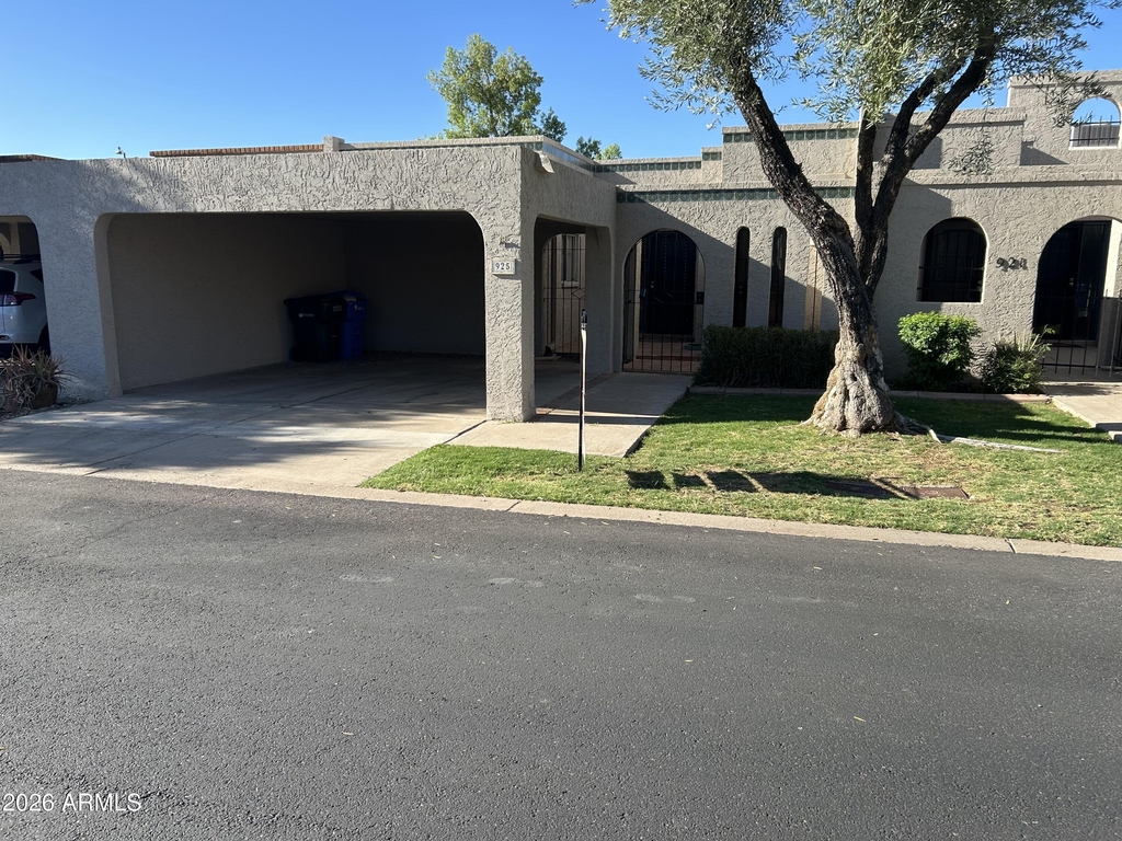 925 E Beryl Avenue - Photo 0