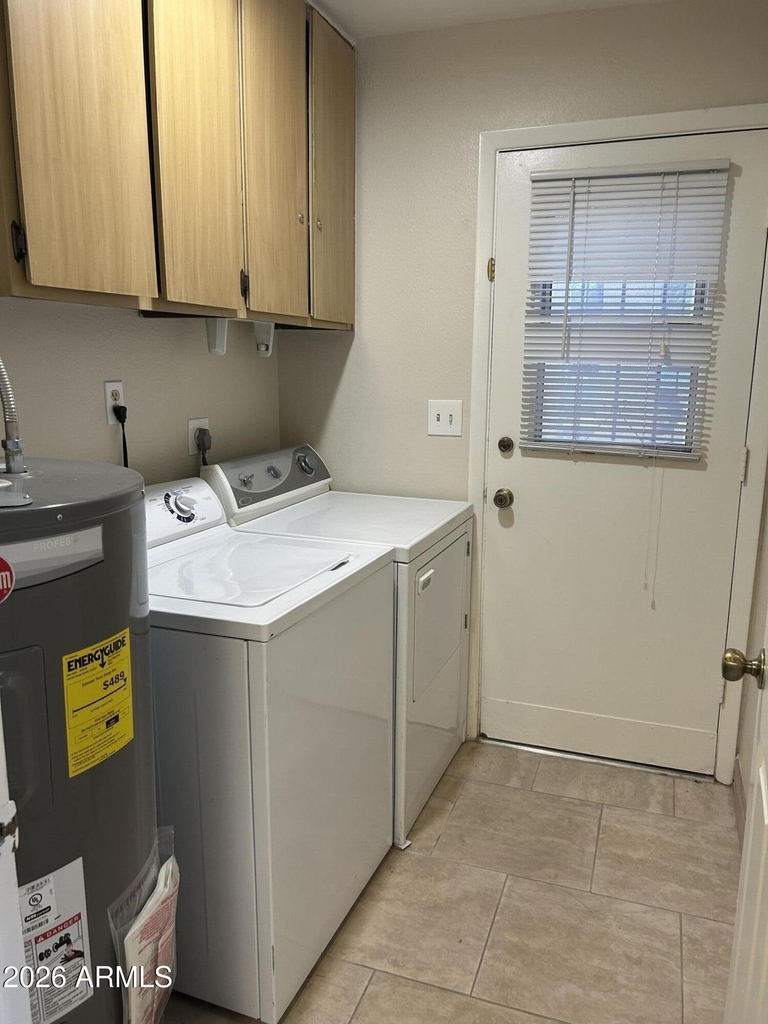 925 E Beryl Avenue - Photo 2