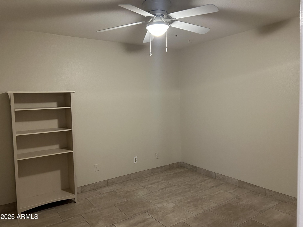 925 E Beryl Avenue - Photo 8