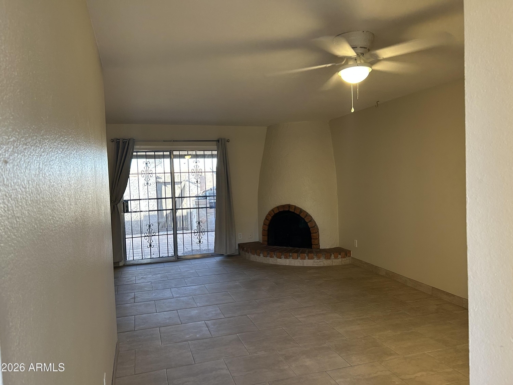 925 E Beryl Avenue - Photo 3